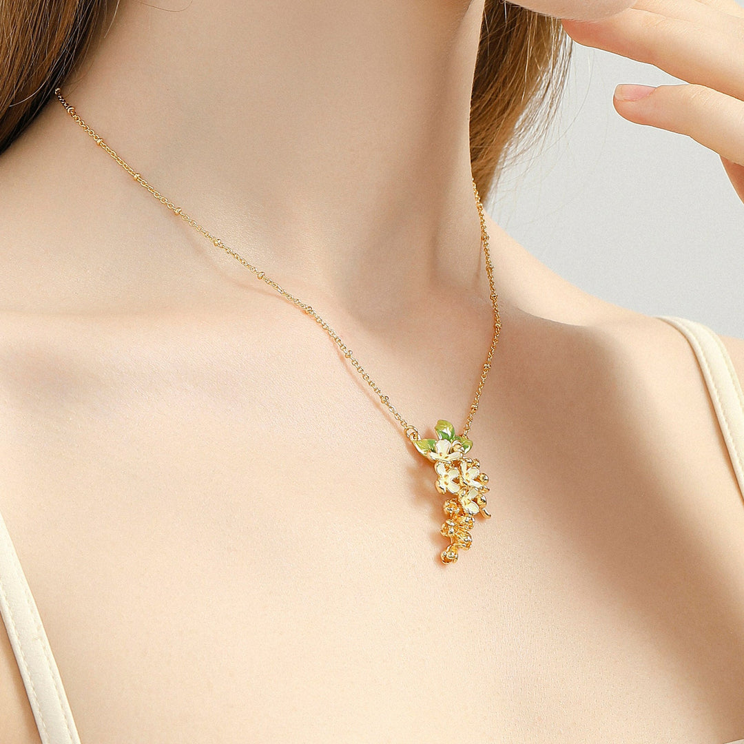 Collar colgante de Elyndra Seraphae