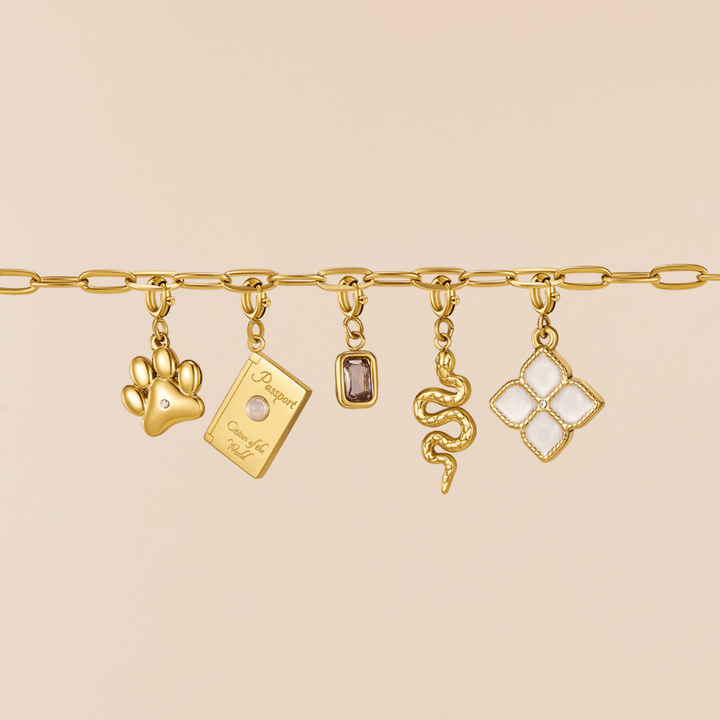 Chic Clip Pendant Necklace