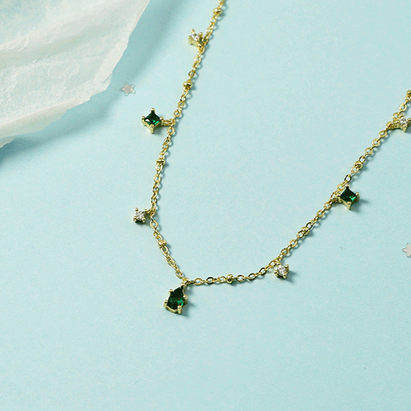 Lumineve Choker