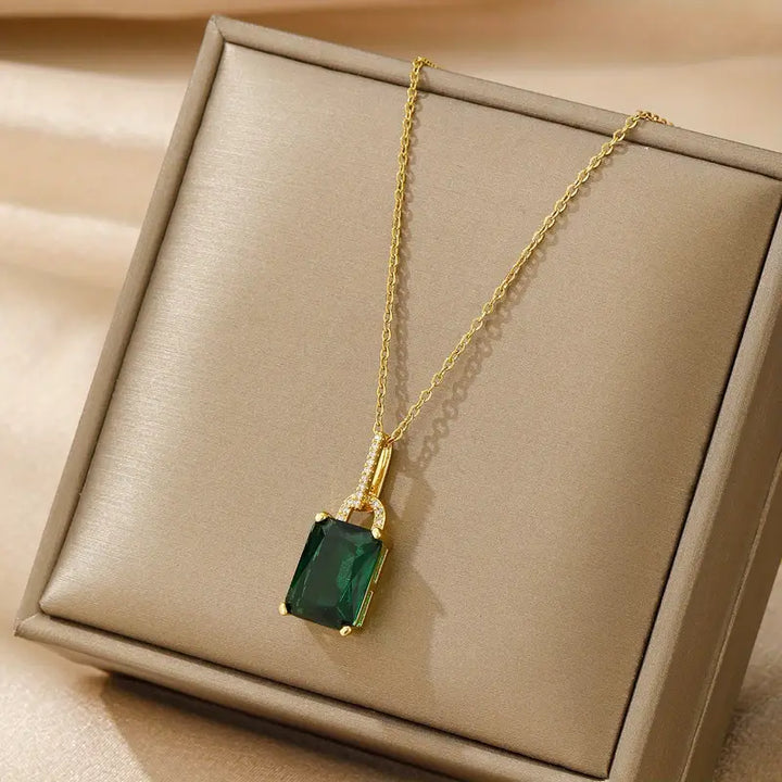 LuxeCharm Verena