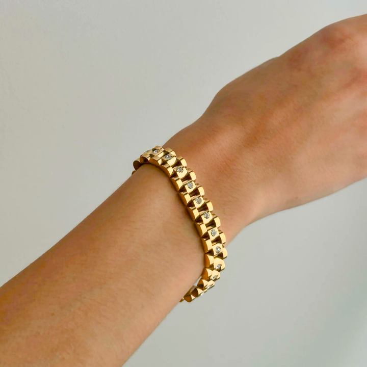 Chic Gold Bracelet