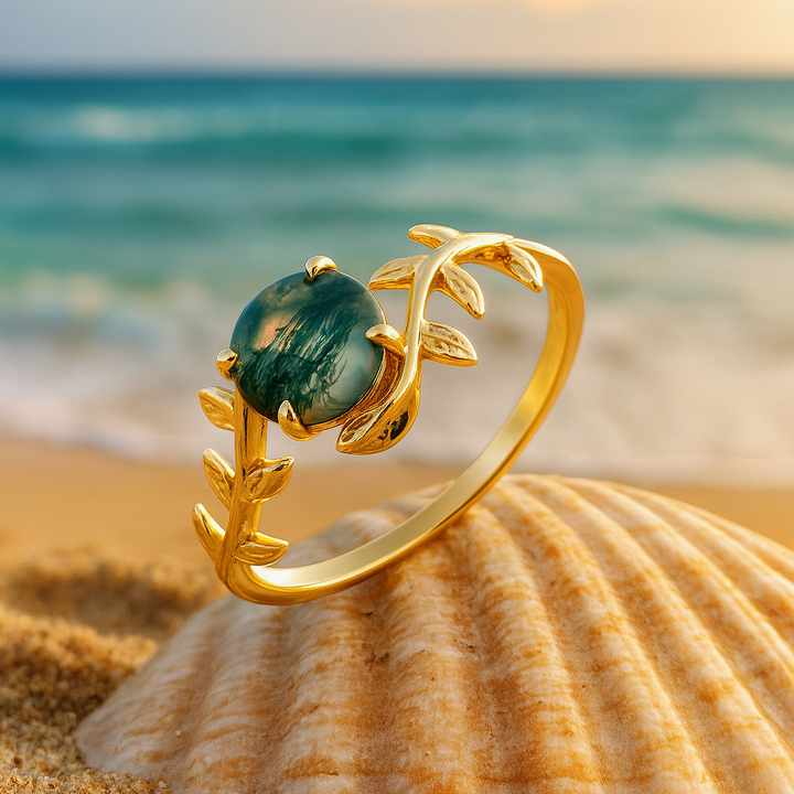 Emerald Breeze – Leaf-Inspired Golden Ring with Green Agate
