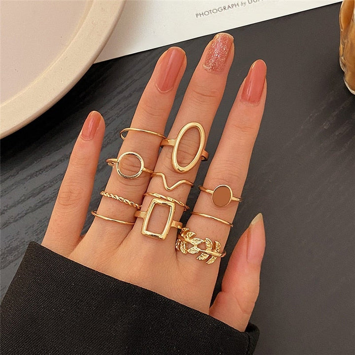 Vintage Vibe: Set of 11 Timeless Rings