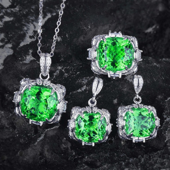 Velora Thandrelle Emerald Glow Set