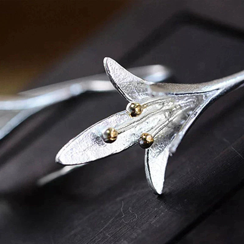 Fleur d'Argent: Éclat Floral