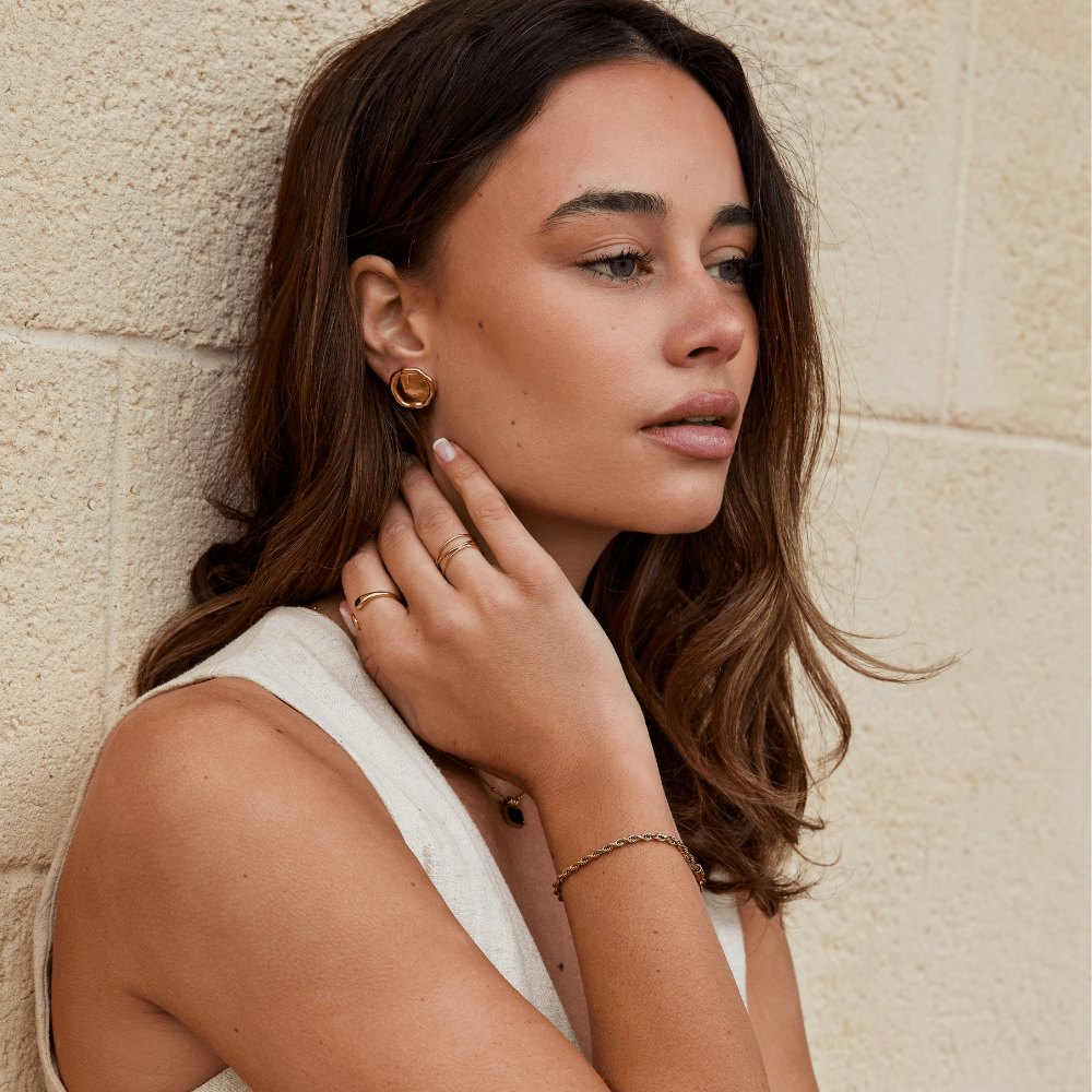 Elara Veylisse Embrace