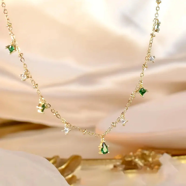 Lumineve Choker
