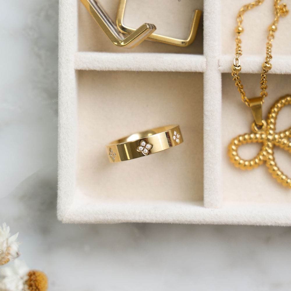 Connie Ring
