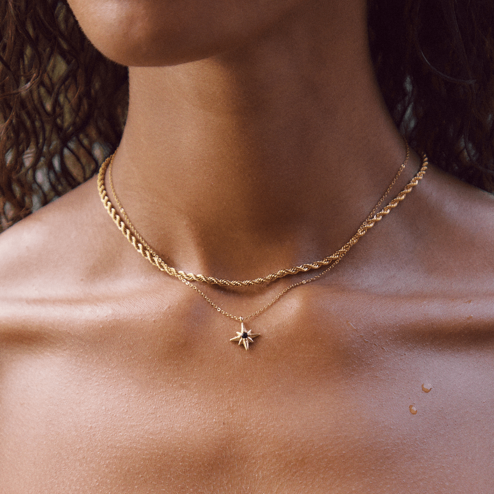 Twisted Elegance: Calla Gold Necklace