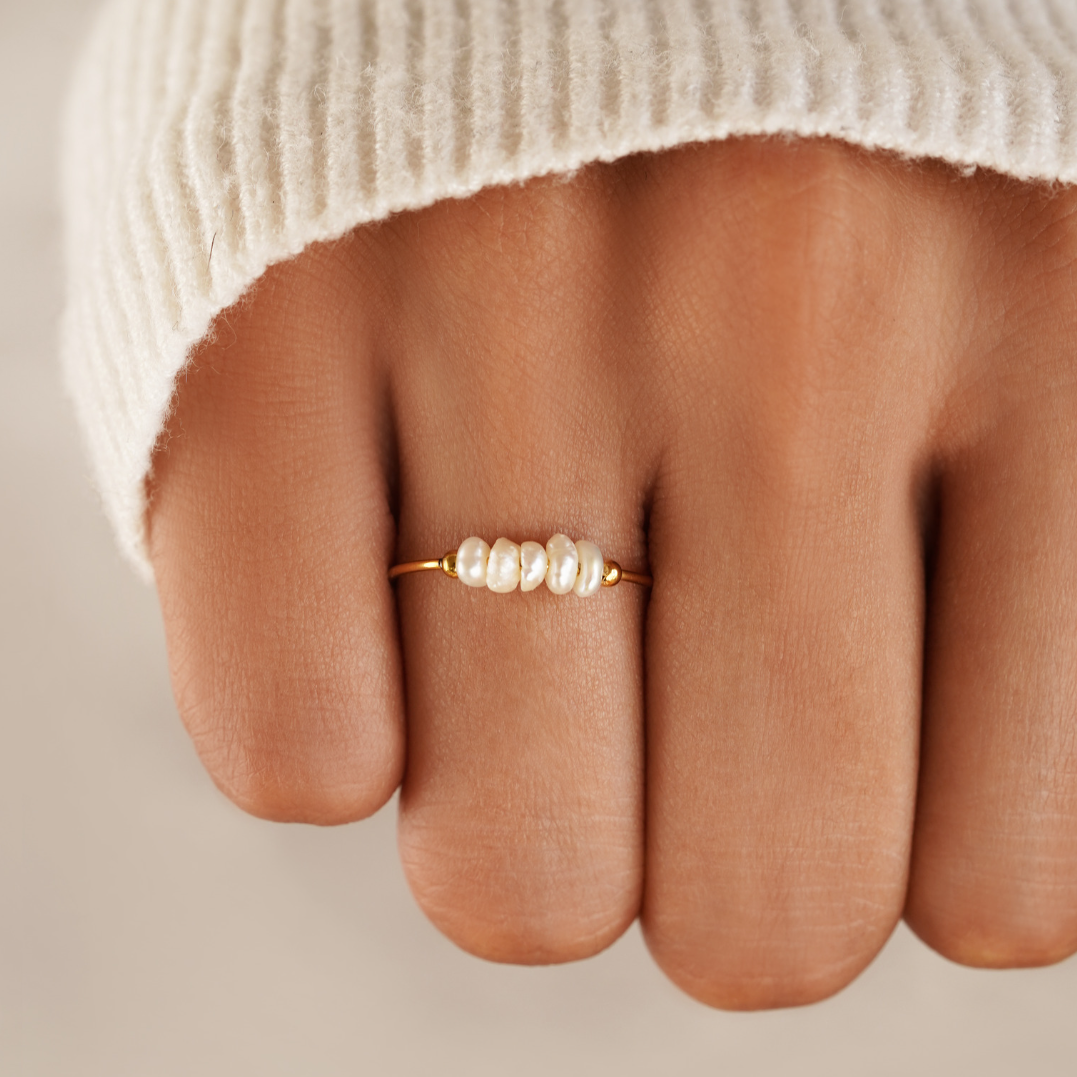Classic Pearl Elegance Ring