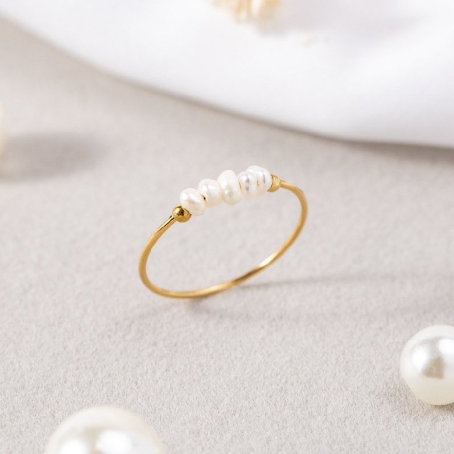 Classic Pearl Elegance Ring
