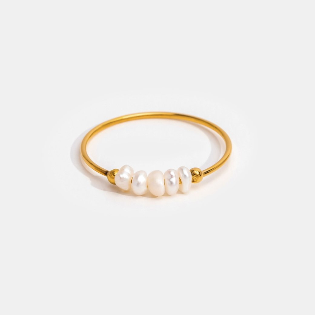 Classic Pearl Elegance Ring