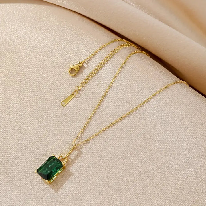 LuxeCharm Verena