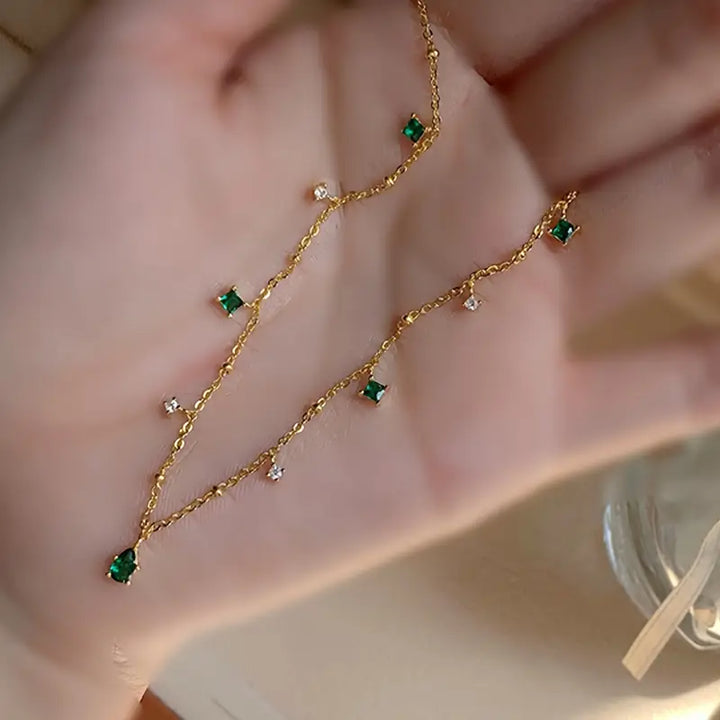 Lumineve Choker