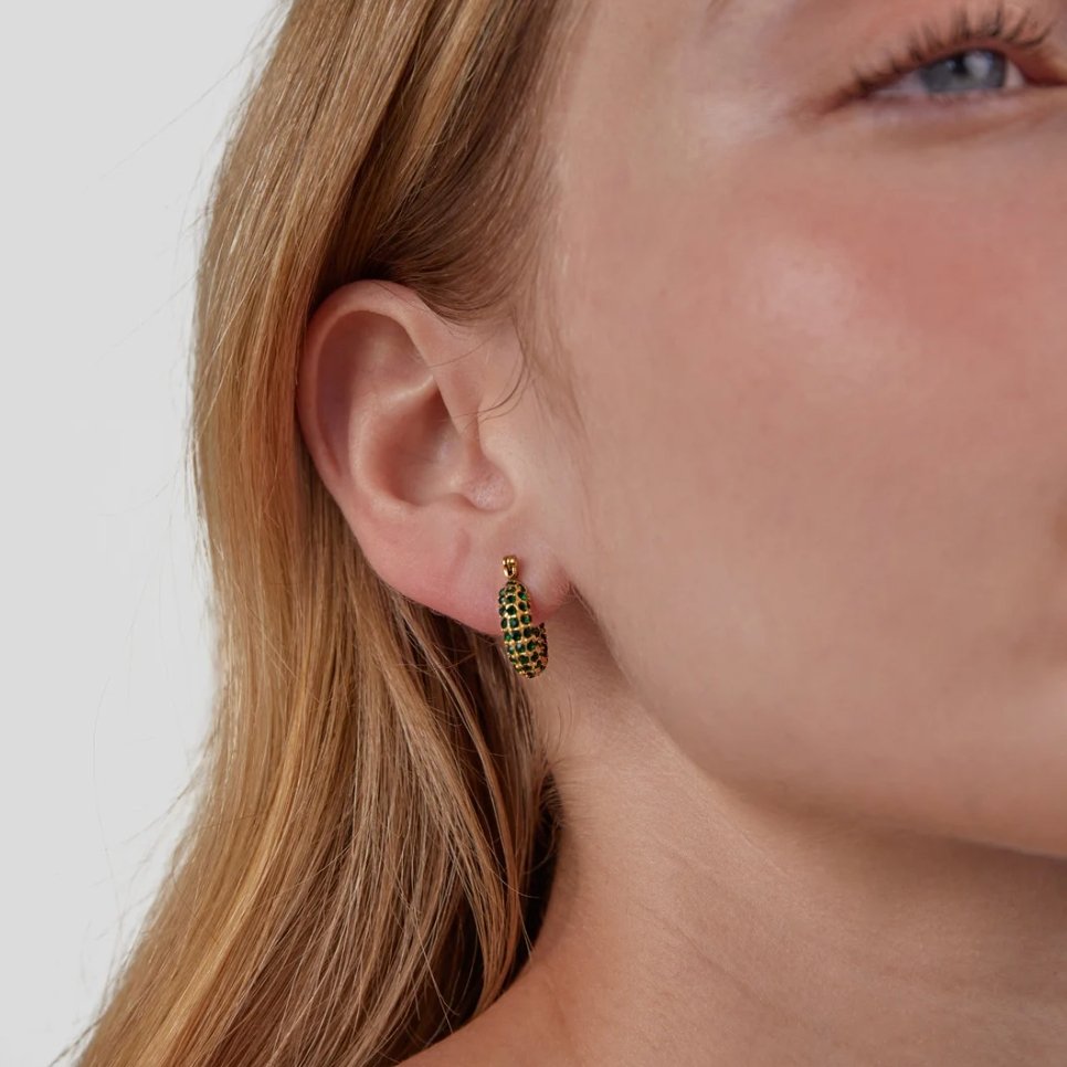 Émeraude Éclat: Créoles de Beauté