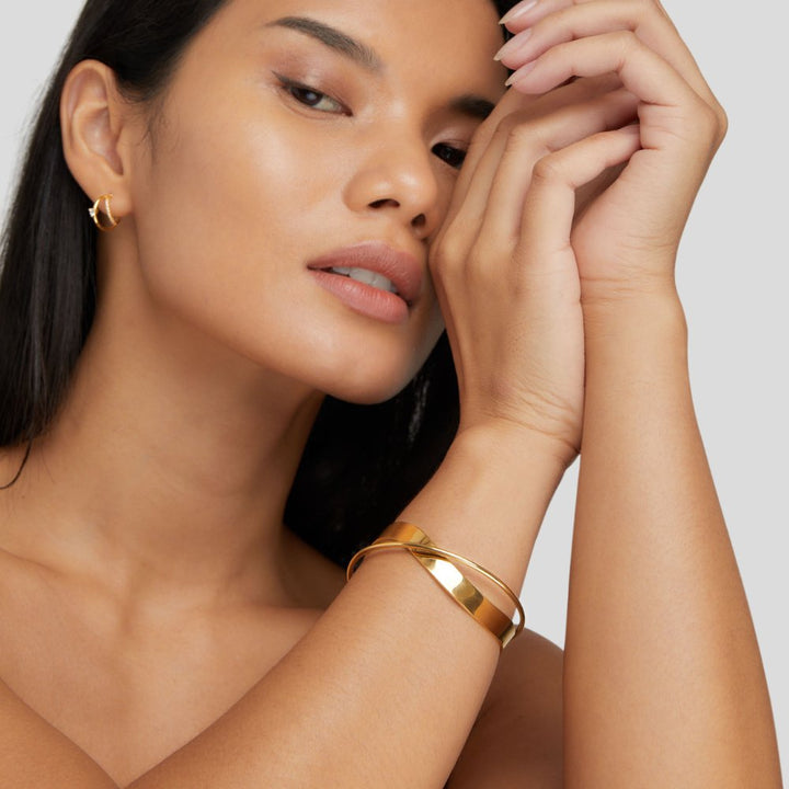 LunaGlow Bangle