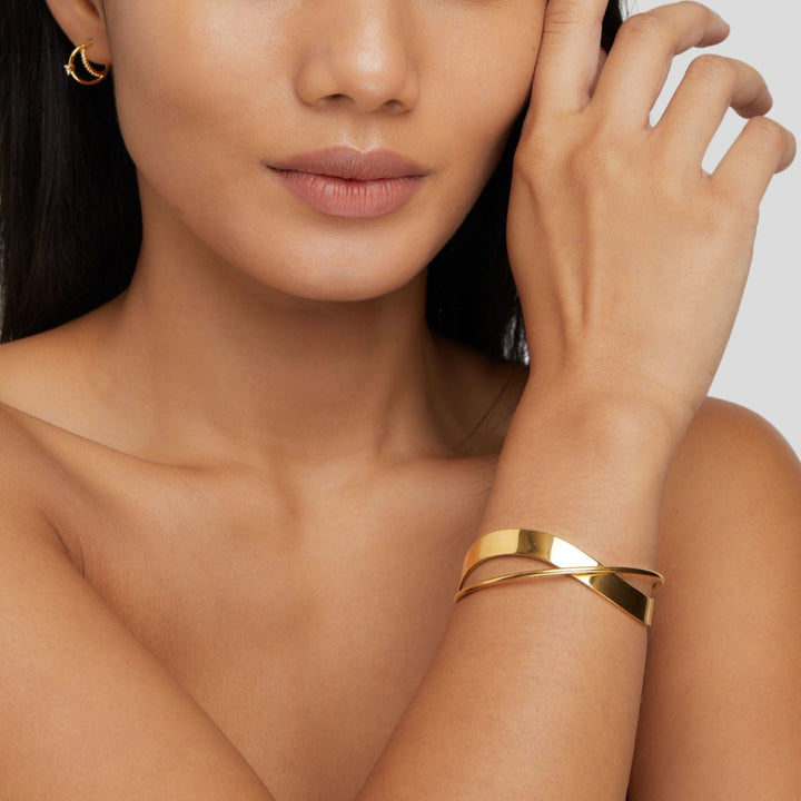 LunaGlow Bangle