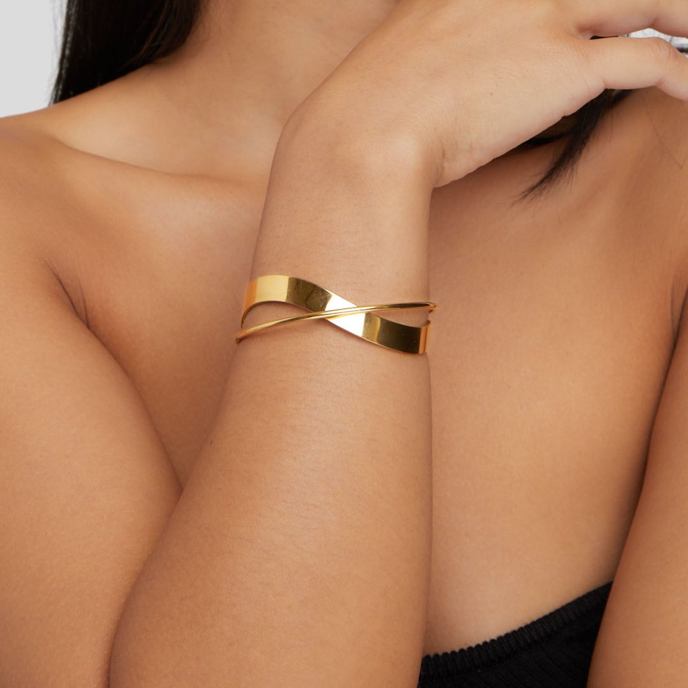 LunaGlow Bangle