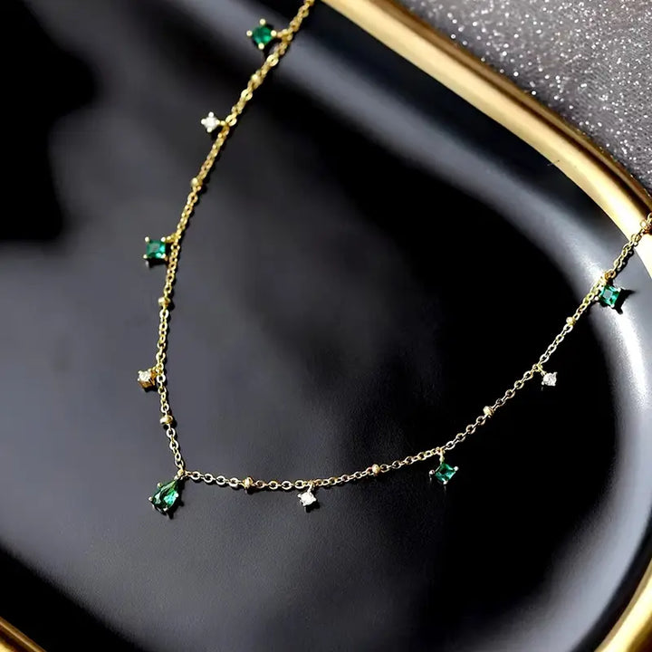 Lumineve Choker