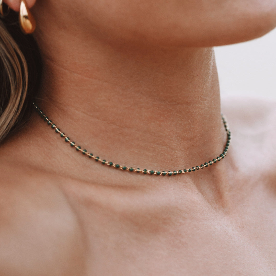 Éclat Vert : Collier Ras de Cou Chic