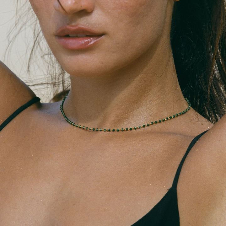 Éclat Vert : Collier Ras de Cou Chic