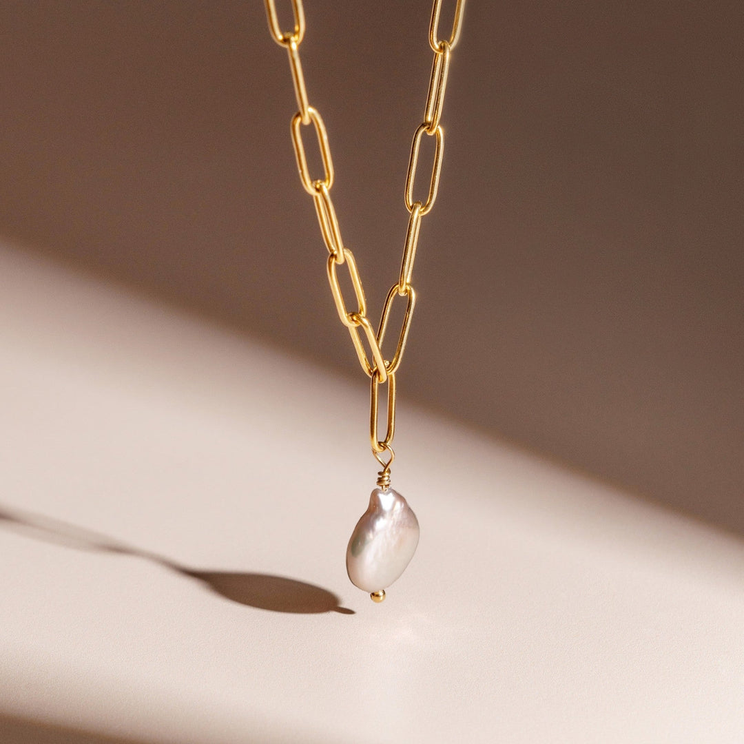 Éclat Keshi: Collier d’Exception