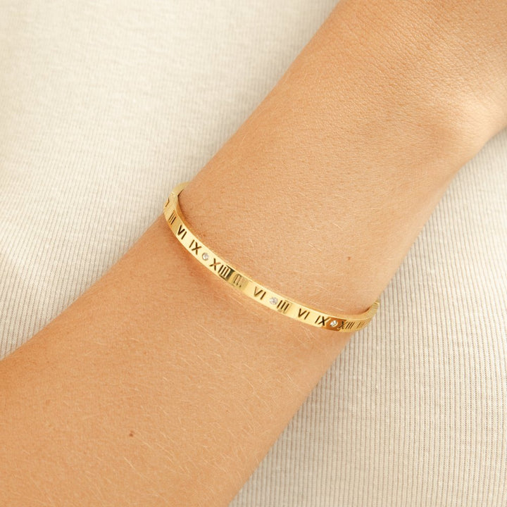 EternaGlow Bangle