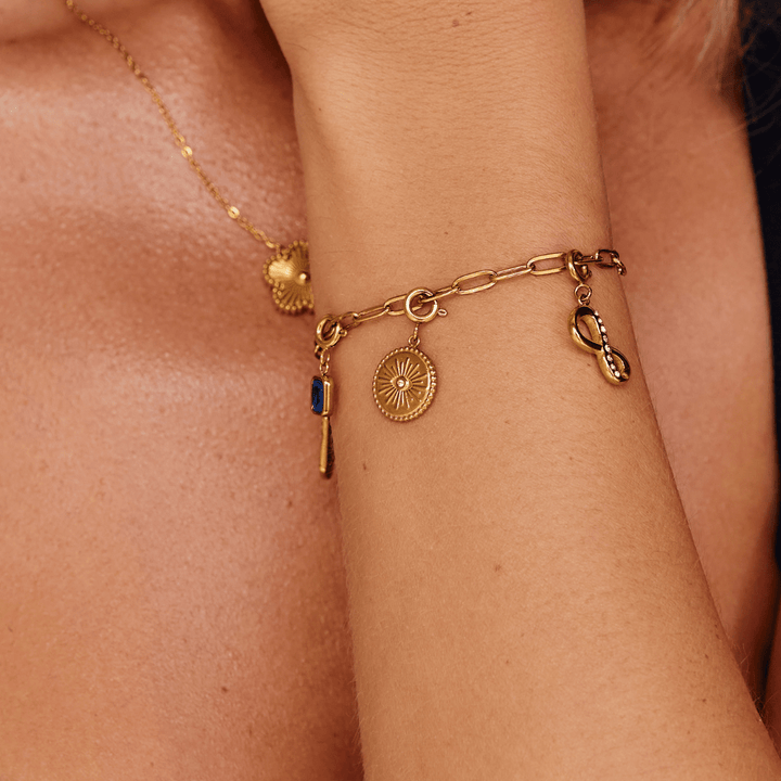 LuxeGaze Charm